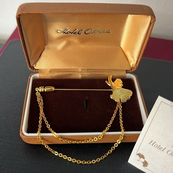 VTG Hotel Okura Very Rare 1950's Japan Gold Tone Gingko Leaves Hat Pin - Picture 2 of 8